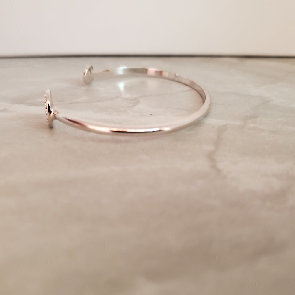 ✨ Stella and Dot Silver Pave Rhinestones Crystal Minimalist Modern Cuff Bracelet - Picture 3 of 9